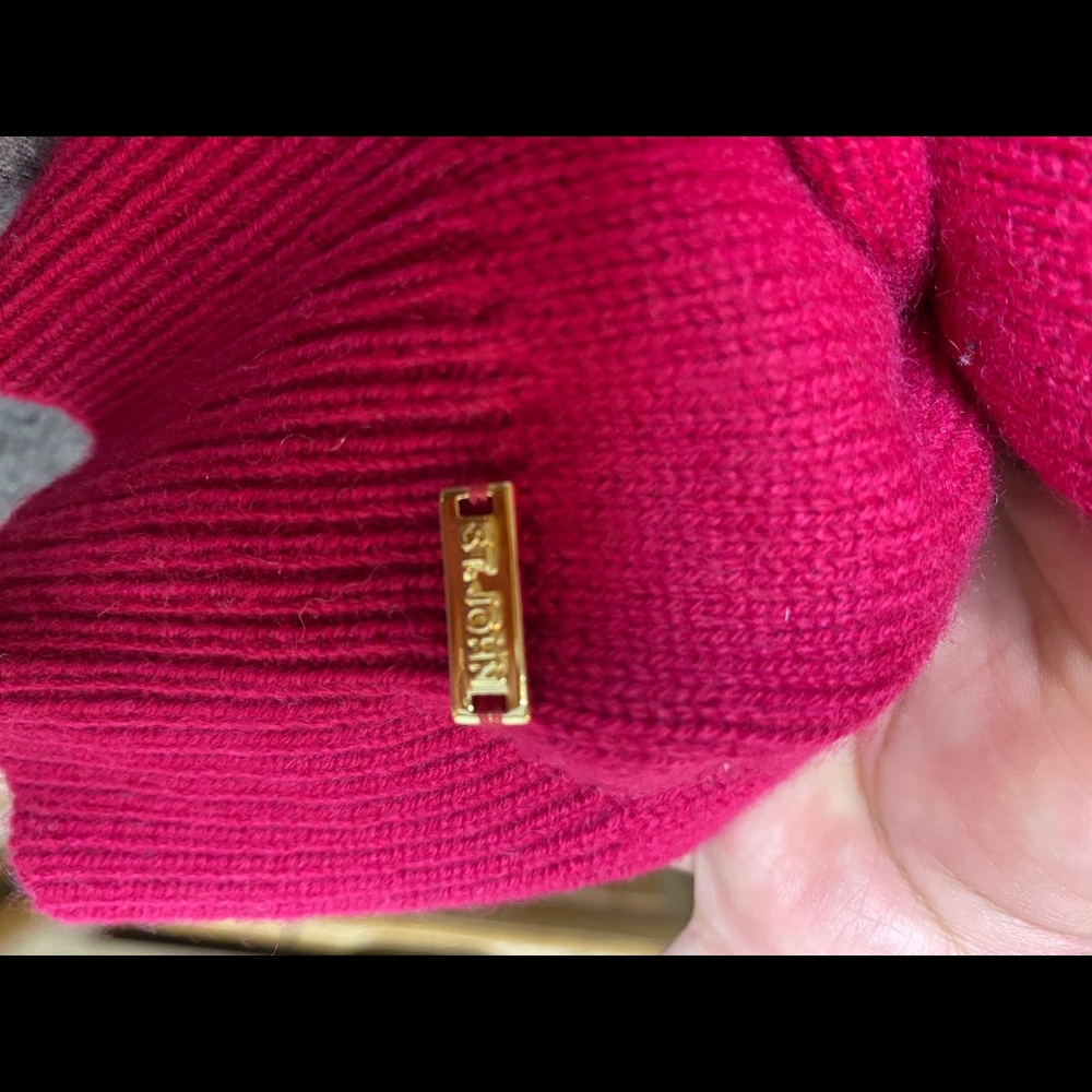 100% CASHMERE ST JOHN ZIP UP GENTLY USED